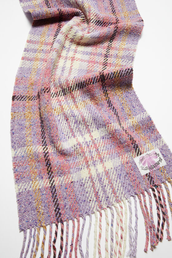 (image for) Long-Lasting Plaid fringe scarf